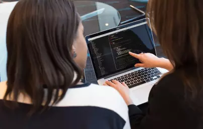39 Strengths and Weaknesses To Discuss in a Job Interview